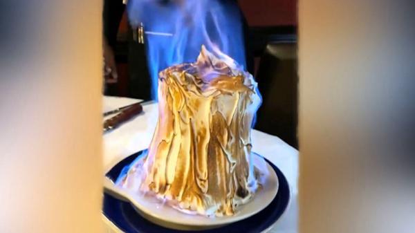 نحوه آتش زدن خامه برای کیک پزی