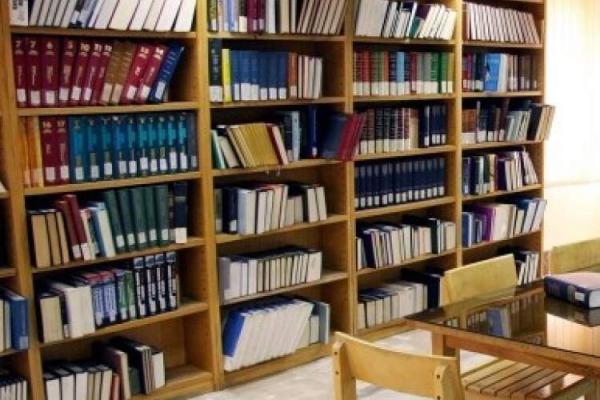 کتابخانه شخصی باستانشناس کُرد، به بنیاد ایرانشناسی شعبه کردستان هدیه شد